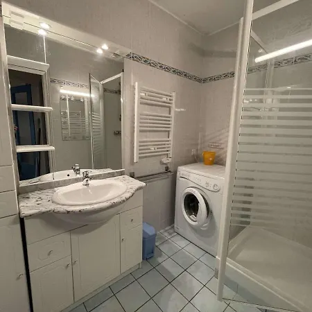 Cosy Proche Avec Balcon Et Vue - Fr-1-224c-48 *