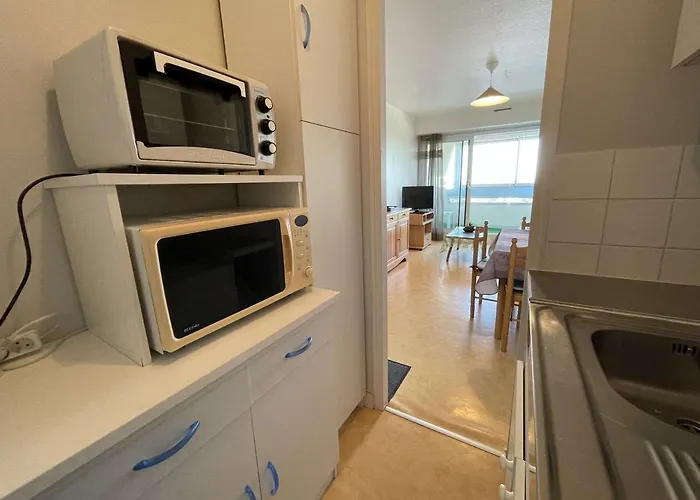 Cosy Proche Avec Balcon Et Vue - Fr-1-224c-48